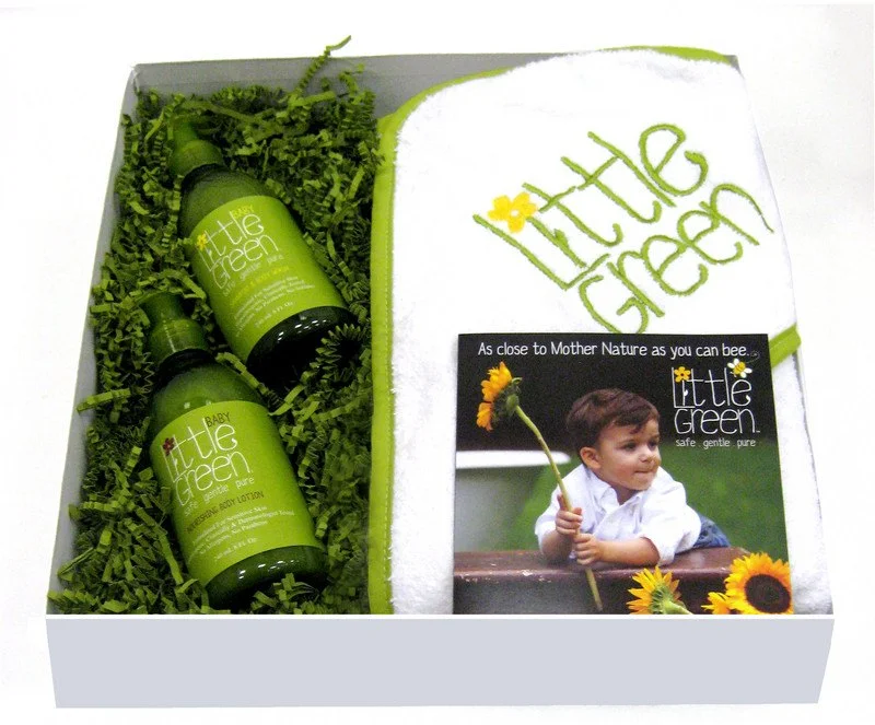 LITTLE GREEN BABY HOLIDAY GIFT SET WITH HOODED TOWEL $60 VALUE